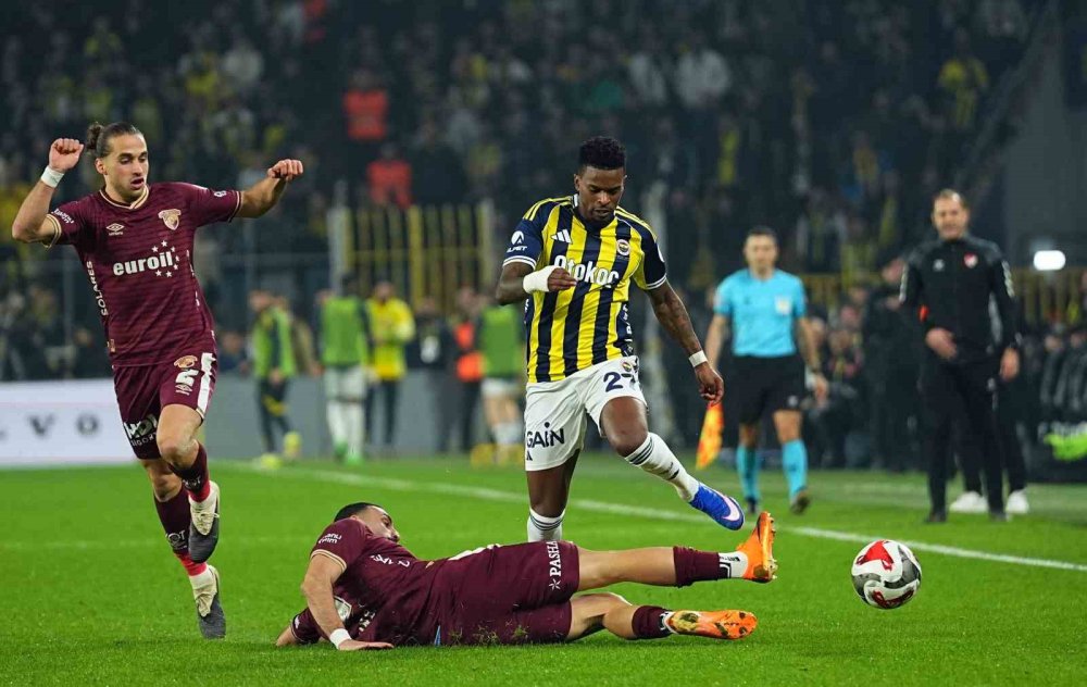 Fenerbahçe Kadıköy'de Takıldı.. Puan Farkı Yeniden Açıldı!