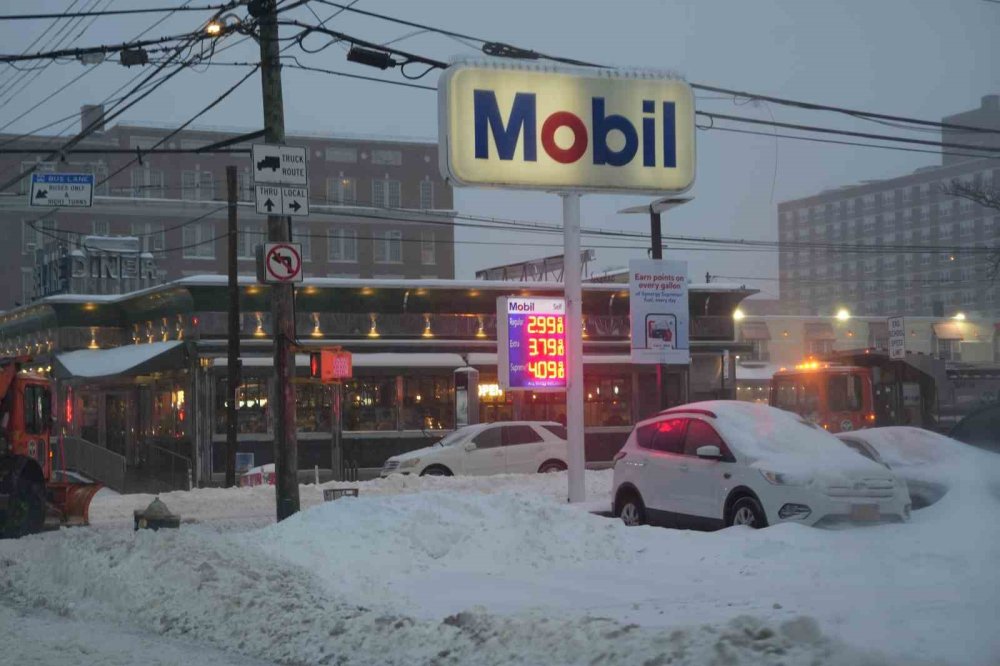 Abd’de Kar Fırtınası Kabusu Sürüyor: En Az 13 Bin Uçuş İptal Edildi, 953 Bin Kişi Elektriksiz Kaldı