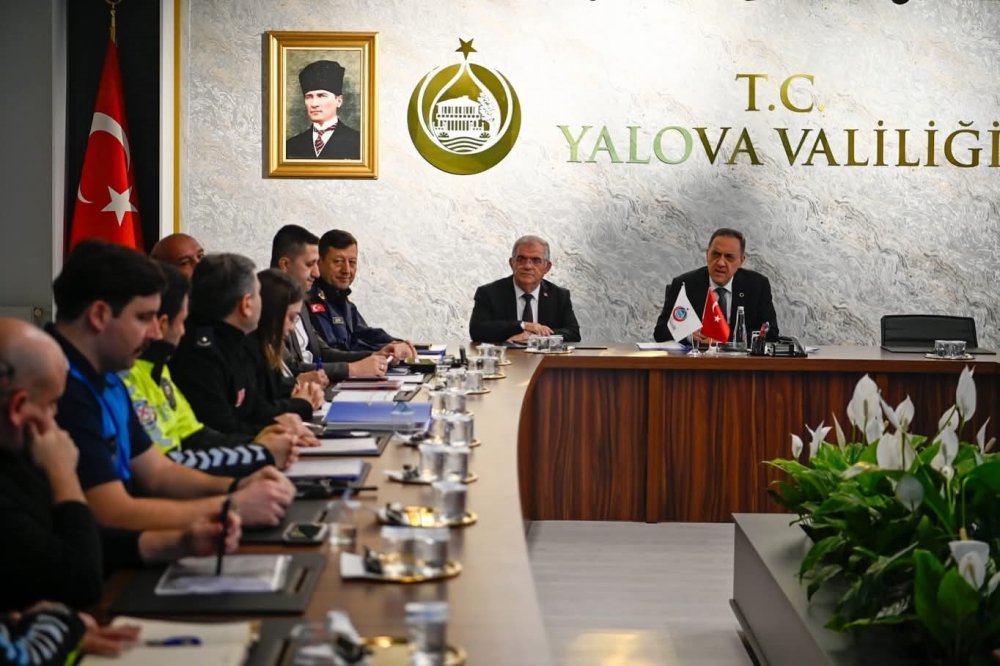 Yalova’da Trafik Levhaları Sadeleştirildi