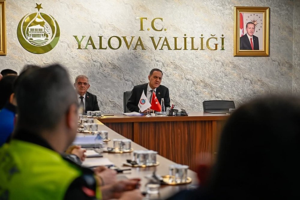 Yalova’da Trafik Levhaları Sadeleştirildi