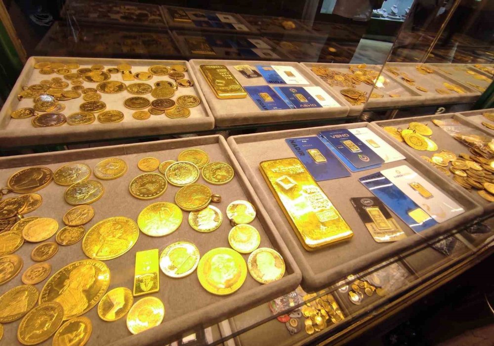 Altın Tarihi Zirvede.. FED Öncesi ONS Fiyatı 5 bin 250 Doları Aştı!