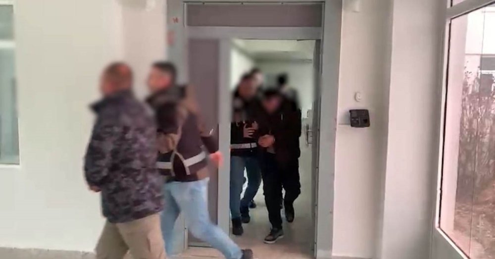 Iğdır’da Altın Satma Vaadiyle Vatandaşları Dolandıran 4 Kişi Yakalandı