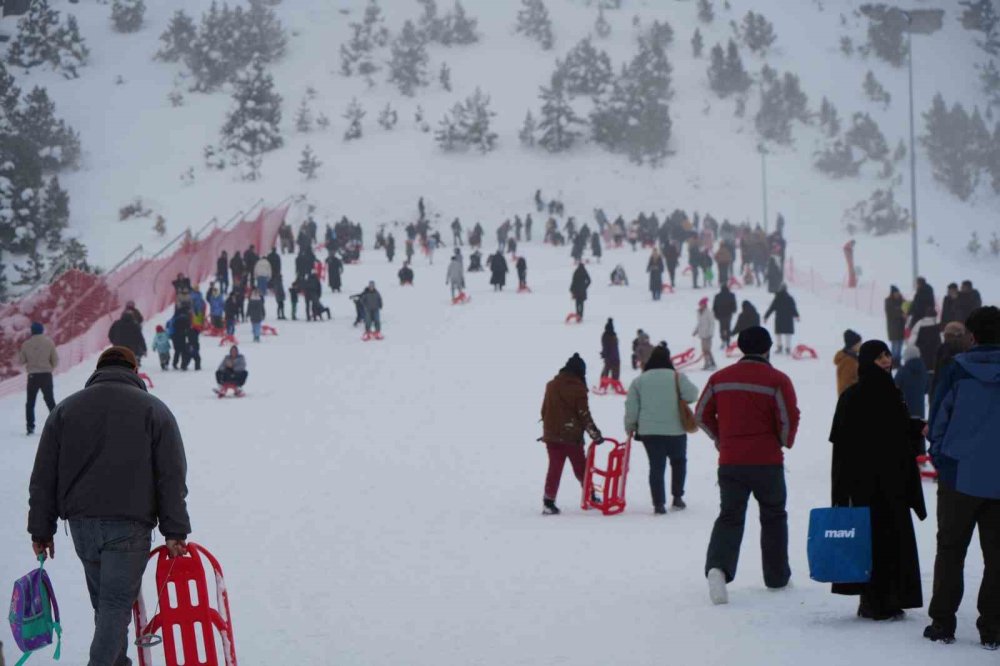 Erzincan Ergan’da Kayak Ve Kızak Keyfi
