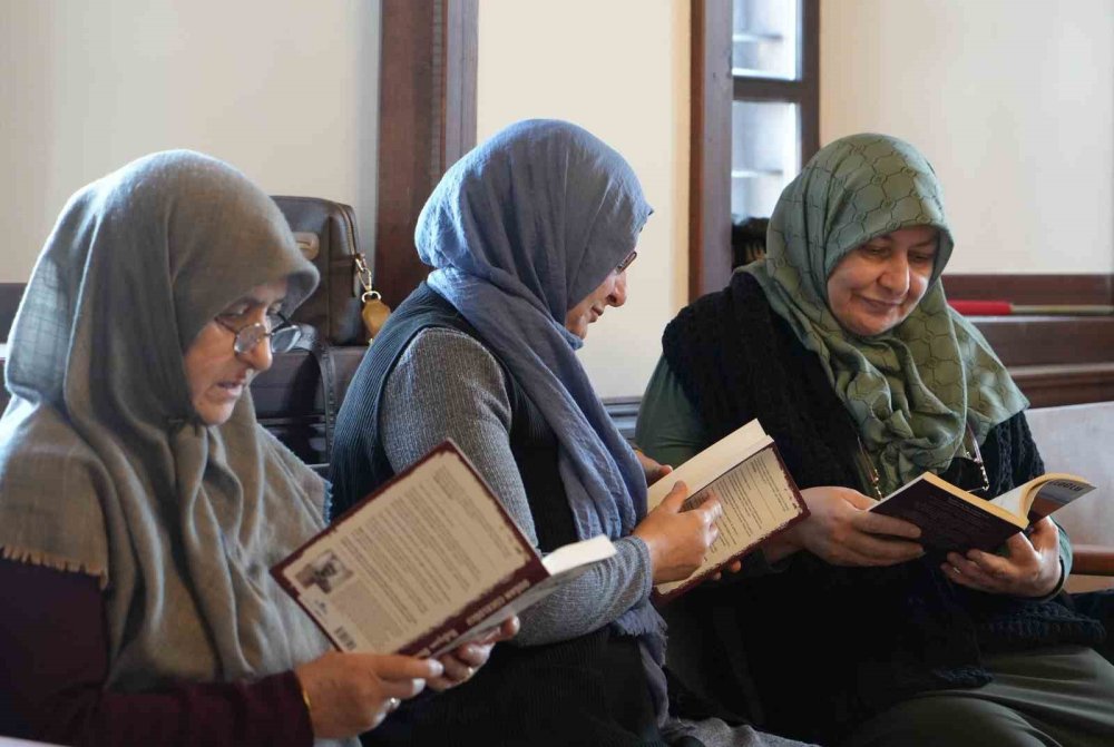 Erzurum’un Kitap Kurdu Ev Hanımları: Martin Eden’i De Okuyorlar İ̇lber Ortaylı’yı Da