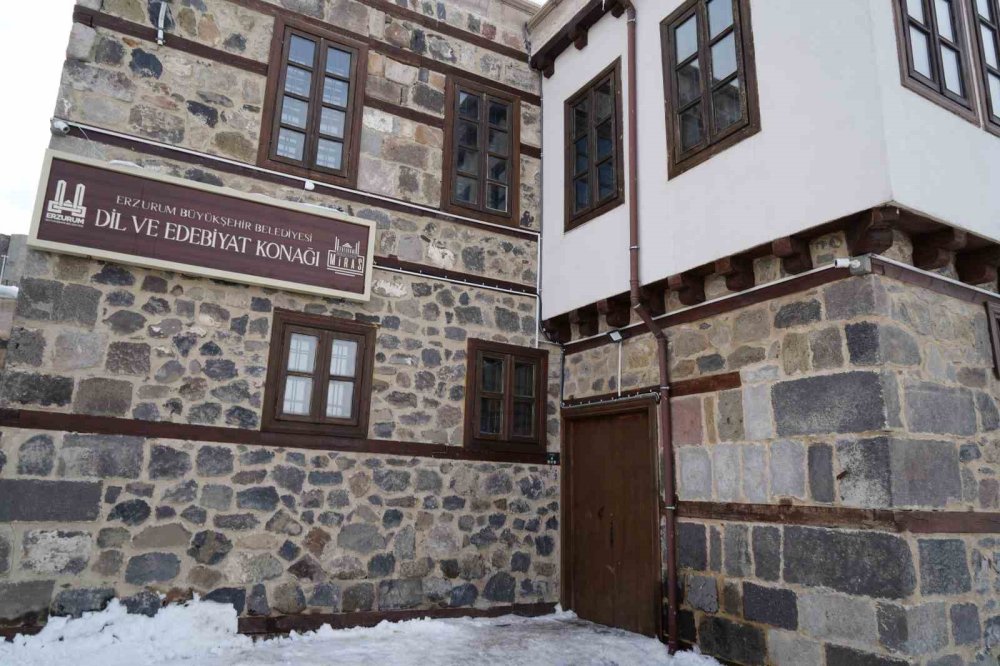 Erzurum’un Kitap Kurdu Ev Hanımları: Martin Eden’i De Okuyorlar İ̇lber Ortaylı’yı Da