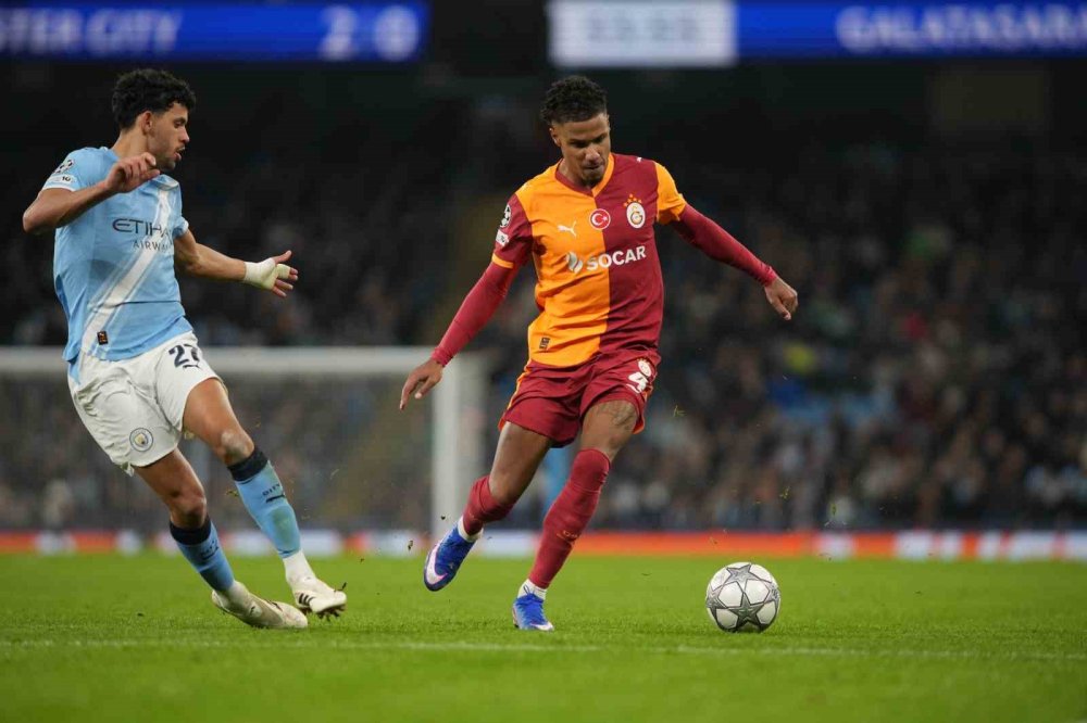 Galatasaray, Manchester'e Kaybetti Ama.. Şampiyonlar Ligi'nde Play-off Biletini Aldı!