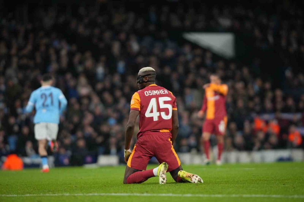 Galatasaray, Manchester'e Kaybetti Ama.. Şampiyonlar Ligi'nde Play-off Biletini Aldı!