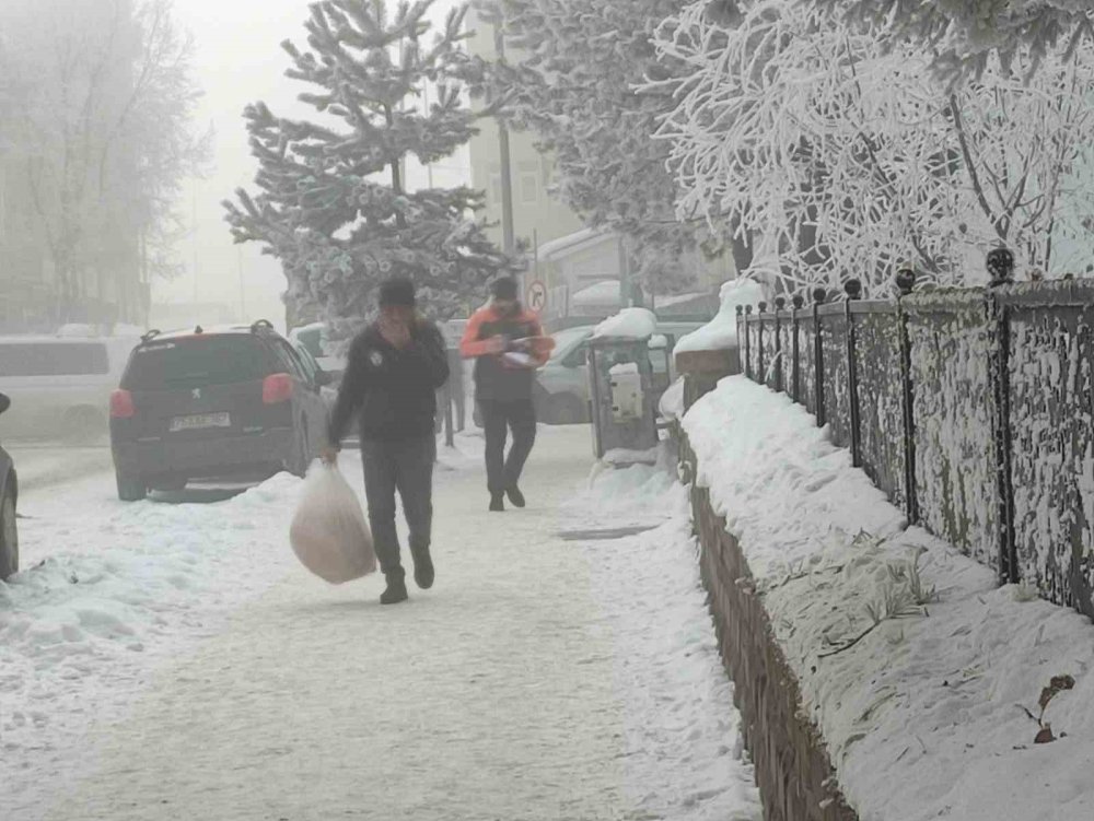 Dondurucu Soğukların Etkili Olduğu Ardahan’da Hayat Durma Noktasına Geldi
