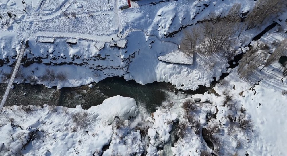 Muradiye Şelalesi Beyaz Gelinliğini Giydi