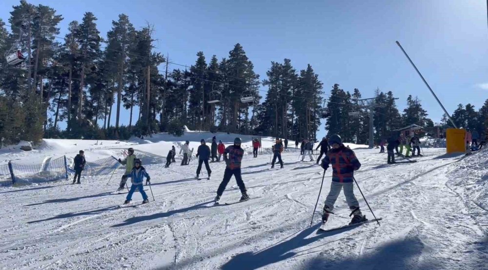 Sarıkamış Kayak Merkezi Doldu Taştı