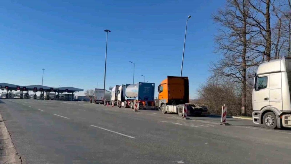 Schengen Protestosu AB Sınırlarını Kilitledi.. Yüzlerce TIR Günlerdir Beklemede!