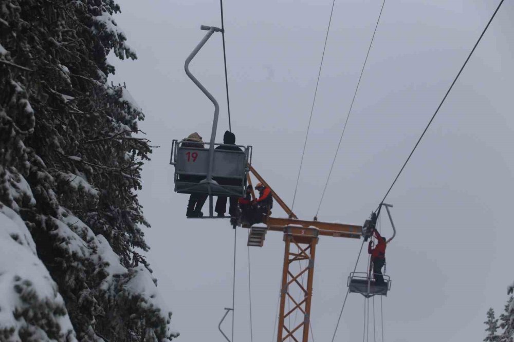Uludağ’da Telesiyej Arızası: Mahsur Kalan Tüm Tatilciler Kurtarıldı