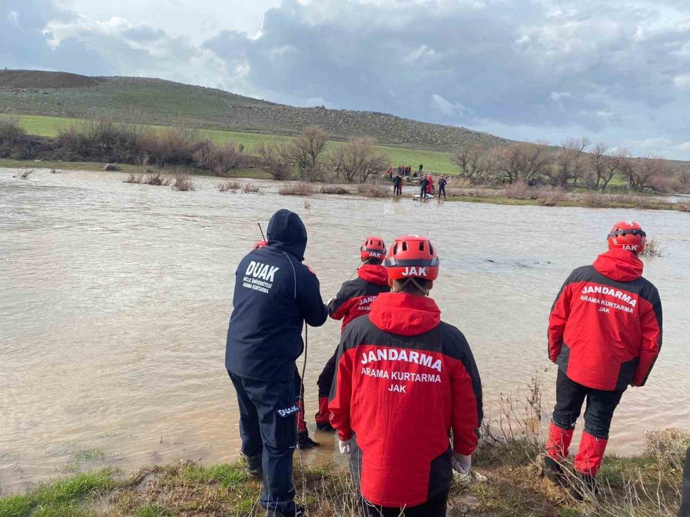 Diyarbakır'da 13 Gündür Aranan Kadının Cansız Bedeni Bulundu
