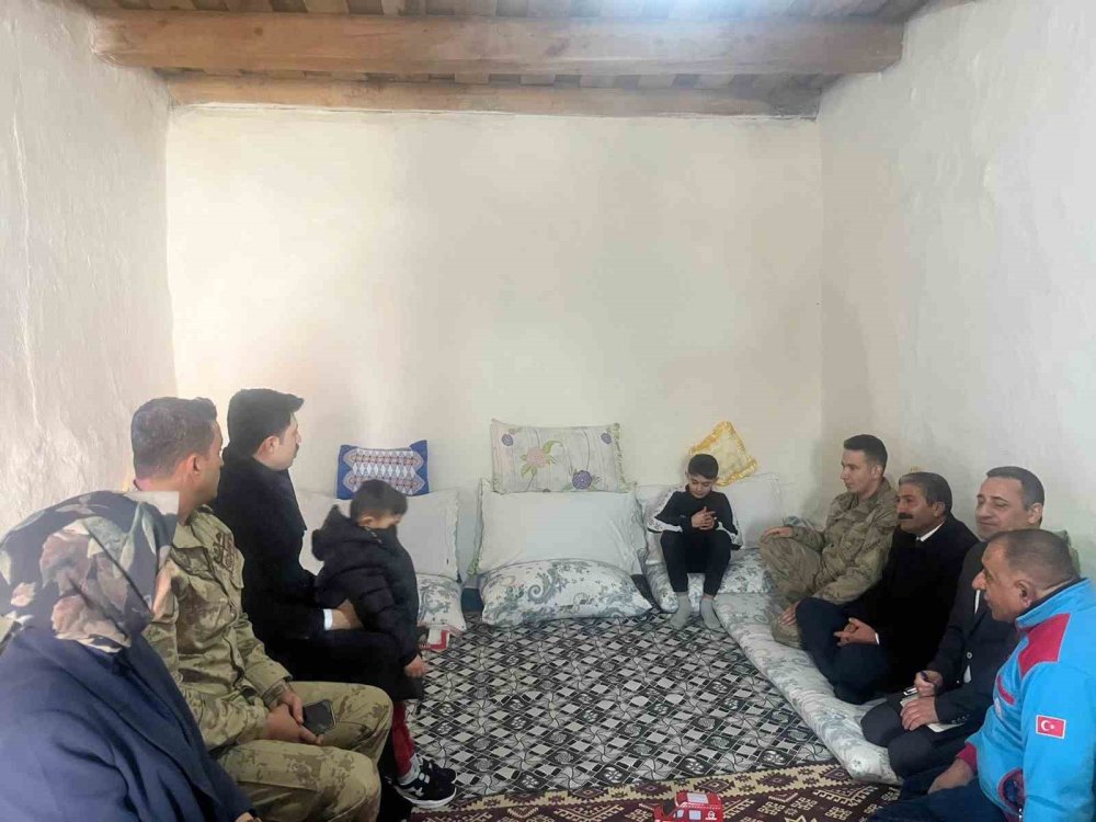 Digor Kaymakamı Kahraman, Köylerde Vatandaşlarla Buluşuyor