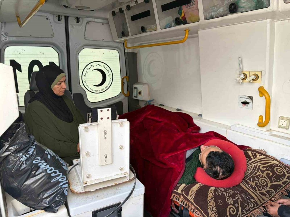 İ̇srail Refah Sınır Kapısı’nda Geçişi Durdurdu, Hastalar Ambulanslarda Mahsur Kaldı