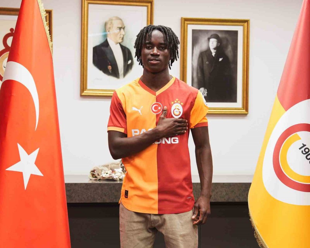 Galatasaray, Renato Nhaga İle Sözleşme İmzaladı