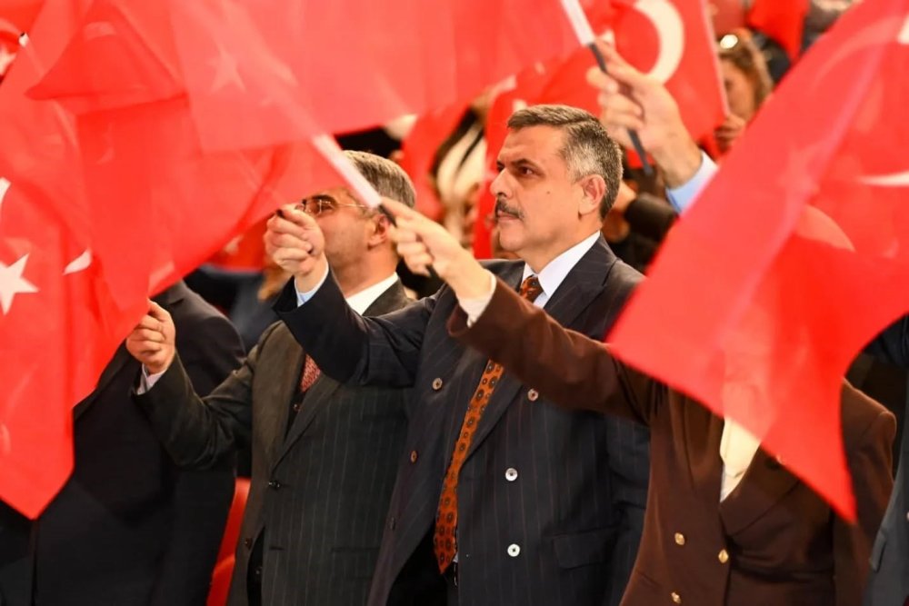 Atatürk Üniversitesi'nde 'Kim Var Sanat' Etkinliği.. Müzik ve Tiyatro ile Yetenekler Sergilendi!