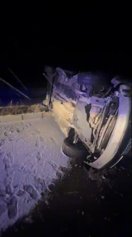 Sarıkamış’ta Trafik Kazası: 2 Yaralı