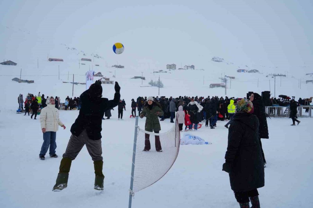 2 Bin 400 Rakımlı Aydıntepe Yaylası’nda Kış Festivali Coşkusu