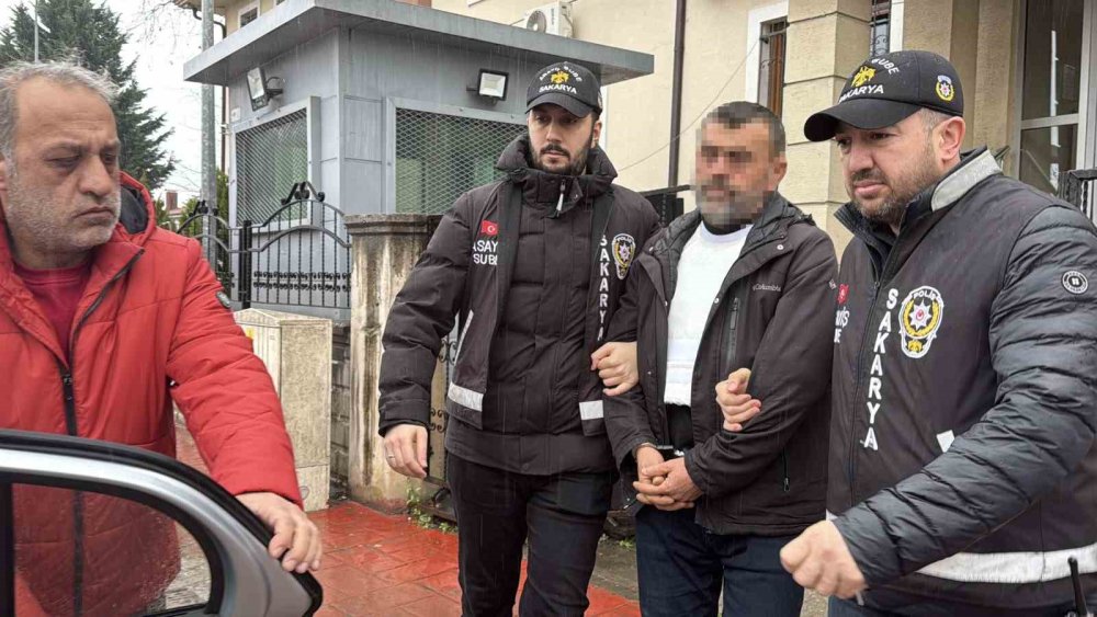Eşini Ve Mhp İlçe Başkanını Öldüren Emekli Polis Tutuklandı
