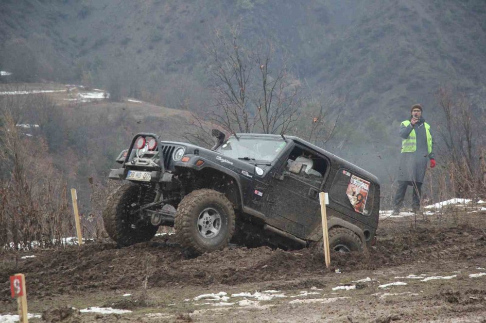 Şavşat’ta 5. Off-road Oyunları Nefes Kesti