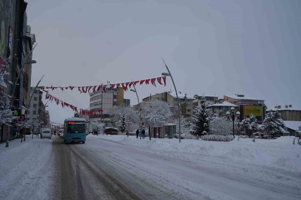 Erzurum Yine Beyaza Büründü.. 775 Köy Yolu Ulaşıma Kapandı!