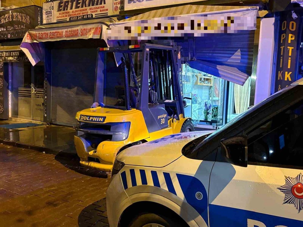 Kayseri'nin Melikgaz’de Forkliftli Kuyumcu Hırsızlığı