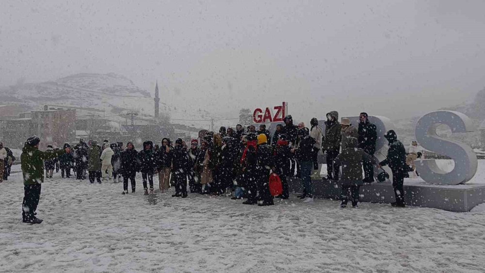 Meteoroloji Uyarmıştı: Kars’ta Yoğun Kar Yağışı Başladı