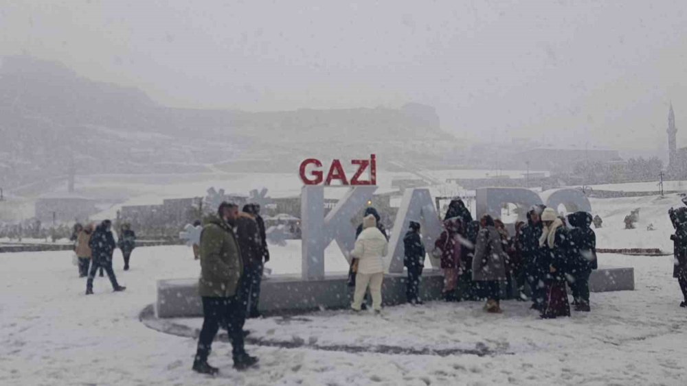 Meteoroloji Uyarmıştı: Kars’ta Yoğun Kar Yağışı Başladı
