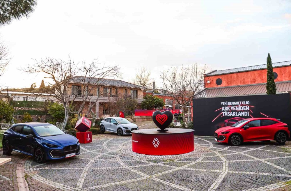 Yeni Renault Clio Türkiye’de Satışta.. Tasarım ve Teknolojide Sınıf Atladı!