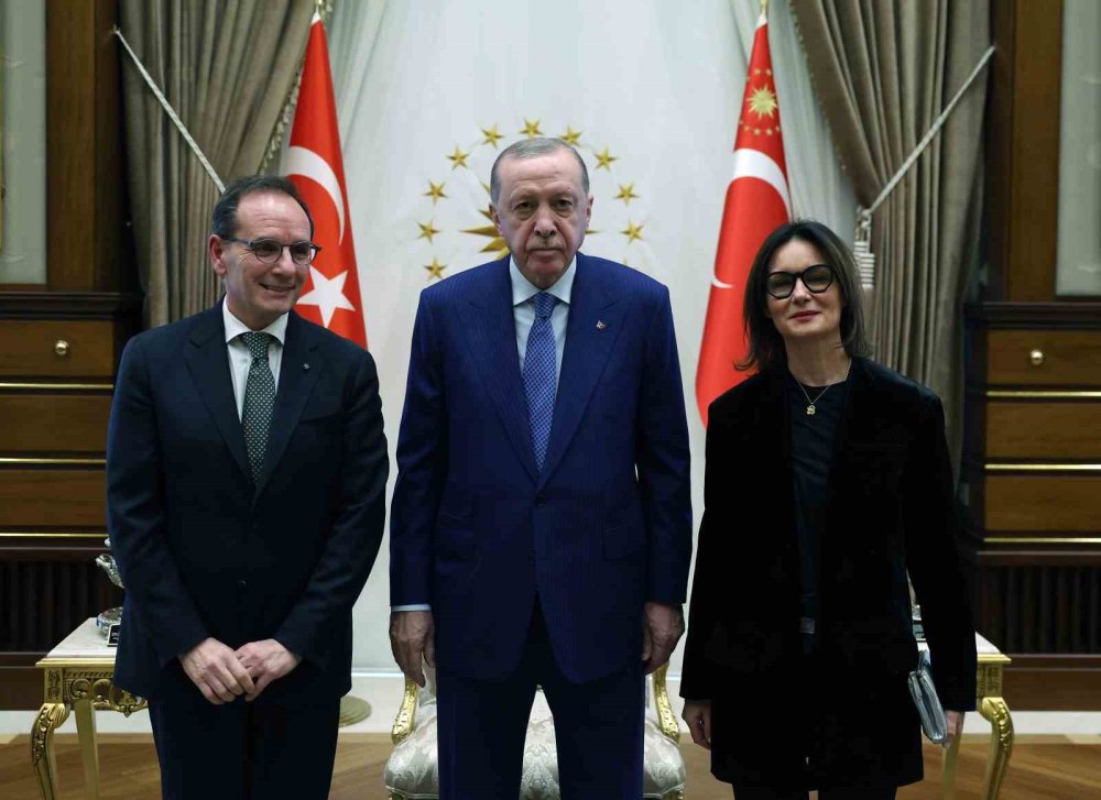 Cumhurbaşkanı Erdoğan’a 3 Ülkenin Büyükelçisinden Güven Mektubu