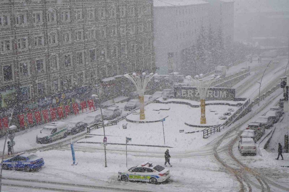Erzurum’da Kar Sebebiyle 312 Köyün Yolu Kapalı