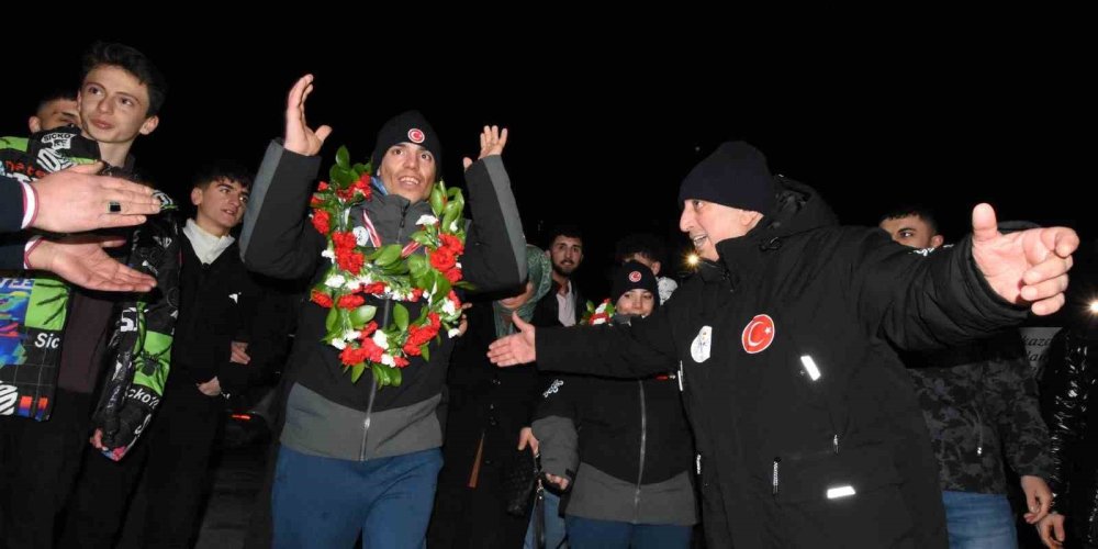 Otizmli Kayakçılardan Dünya Derecesi.. Bingül Kardeşler Erzurum’da Coşkuyla Karşılandı!