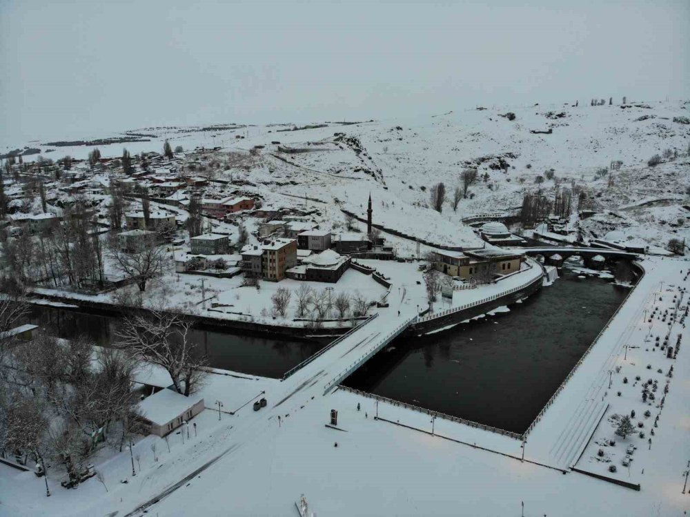 Yeniden Beyaza Bürünen Kars Havadan Görüntülendi