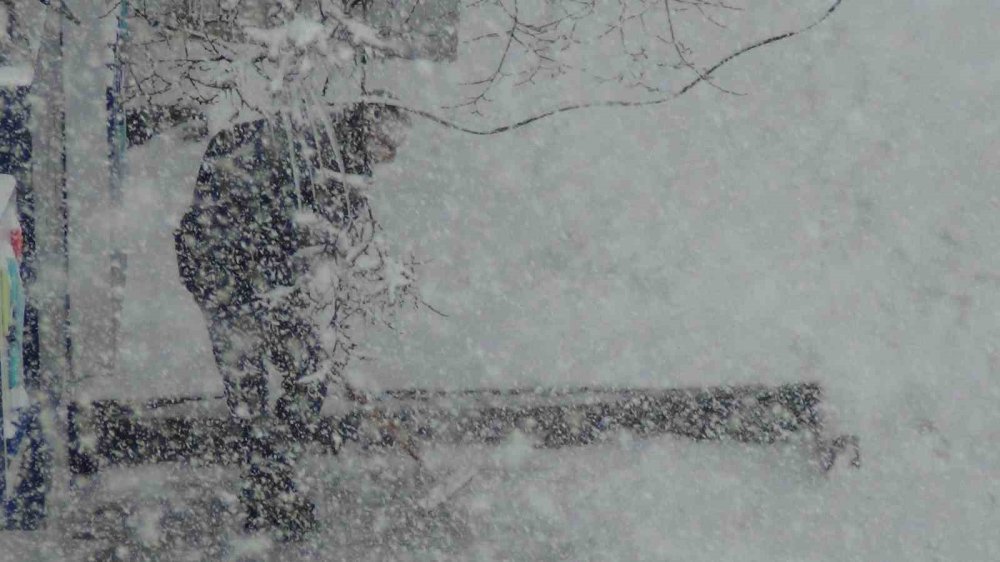 Kars’ta Kar Ve Tipi Geçit Vermiyor: 52 Köy Yolu Ulaşıma Kapandı