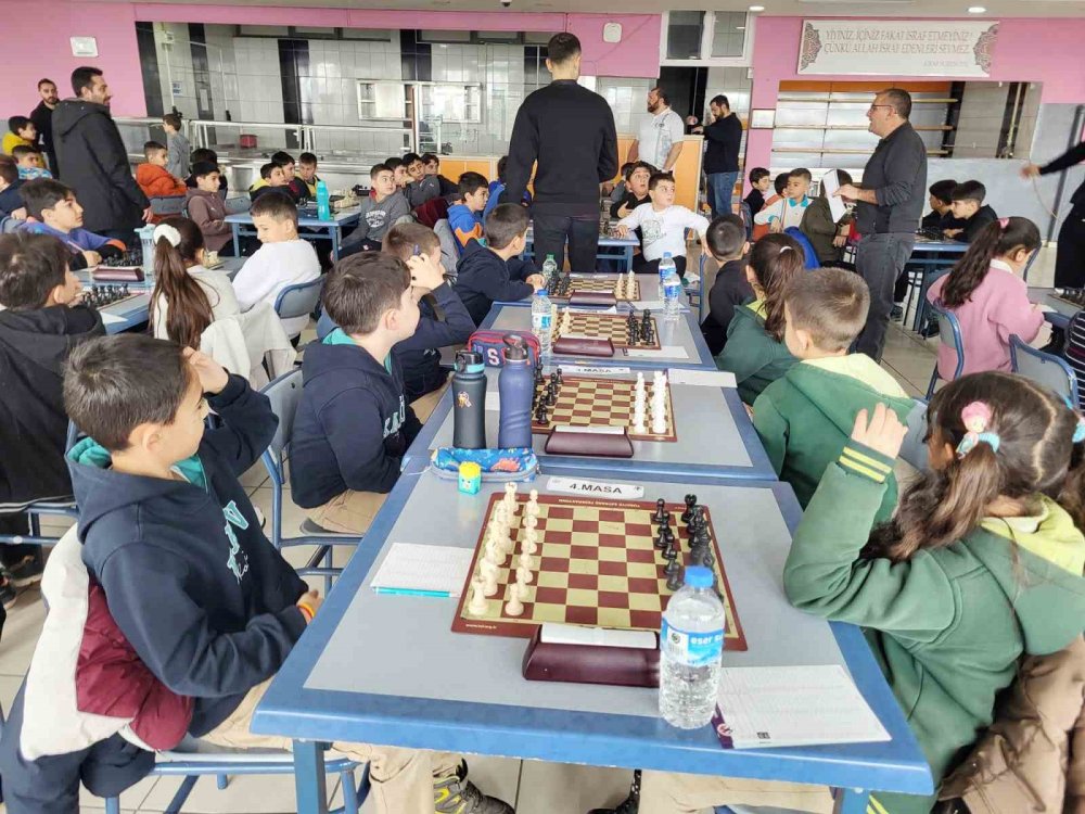 Kars’ta Strateji Ve Hamle Günü: Okul Sporları Satranç Turnuvası Sona Erdi