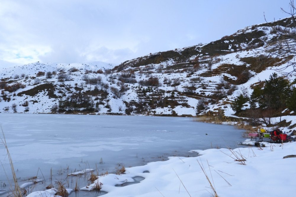 Kemah’taki Ardos Gölü Dondu: Bin 660 Rakımlı Buz Gölü Drone İle Görüntülendi