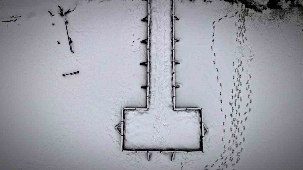 Karagöl Buz Tuttu.. Beyaz Örtü Altındaki Manzara Hayran Bıraktı