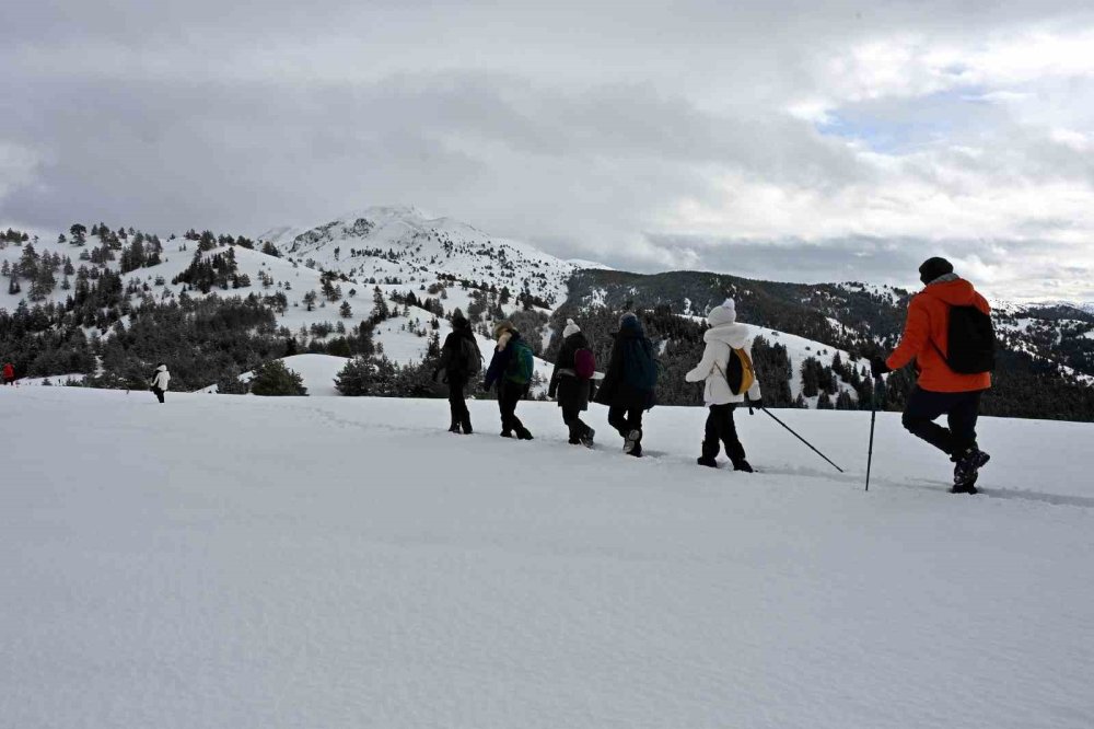 Tersun Dağı’nda Zorlu Kış Yürüyüşü: Kar Kalınlığı 1,5 Metreyi Buldu