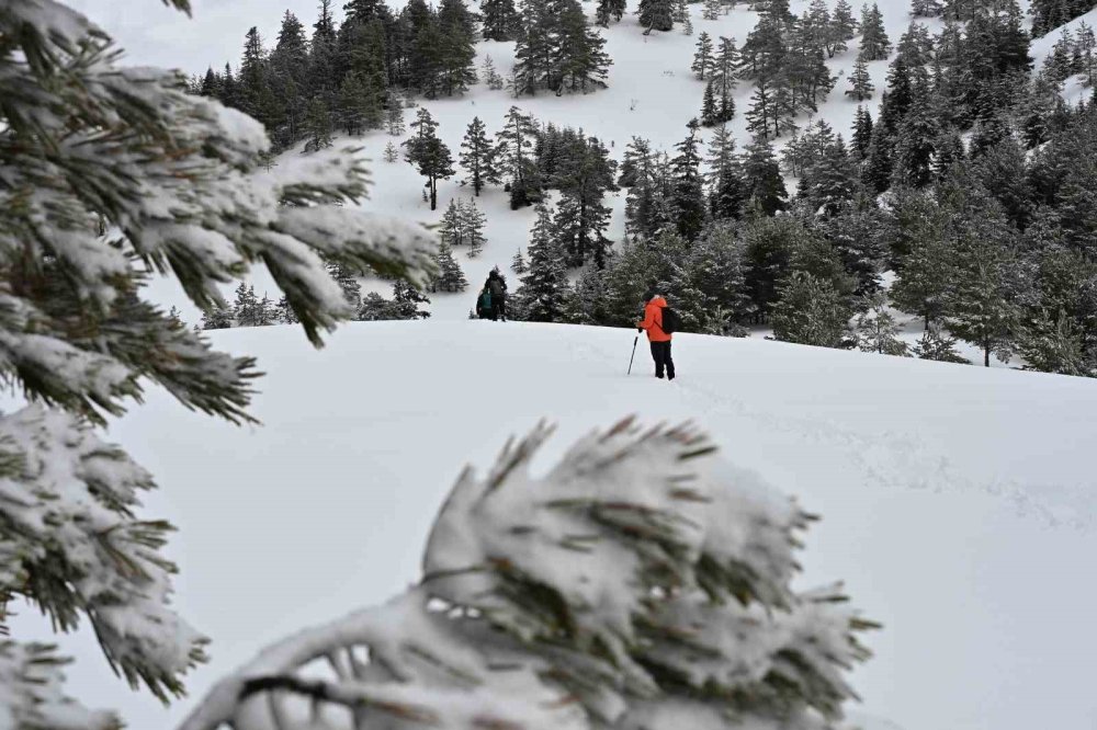 Tersun Dağı’nda Zorlu Kış Yürüyüşü: Kar Kalınlığı 1,5 Metreyi Buldu