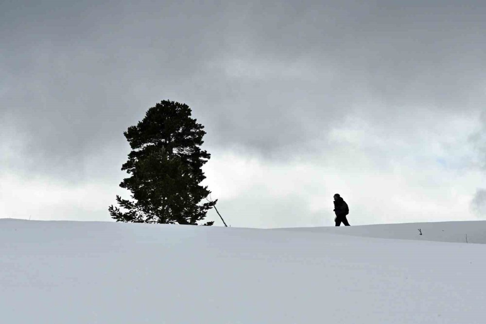 Tersun Dağı’nda Zorlu Kış Yürüyüşü: Kar Kalınlığı 1,5 Metreyi Buldu