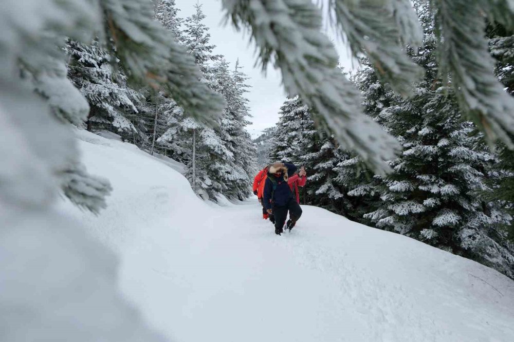 Tersun Dağı’nda Zorlu Kış Yürüyüşü: Kar Kalınlığı 1,5 Metreyi Buldu