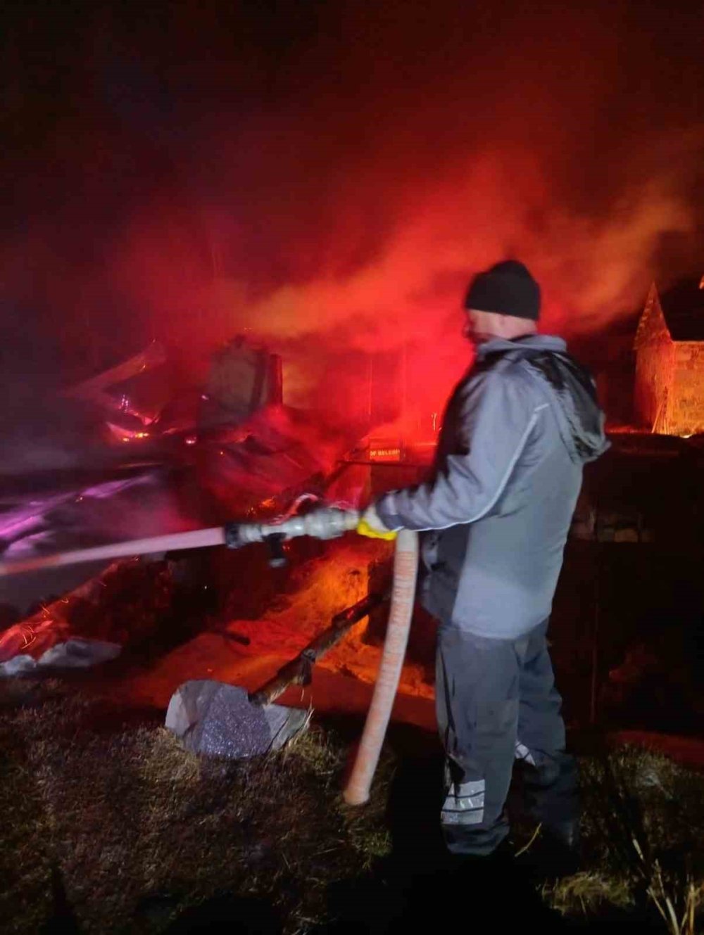 Çamyazı Köyü’nde Korkutan Yangın