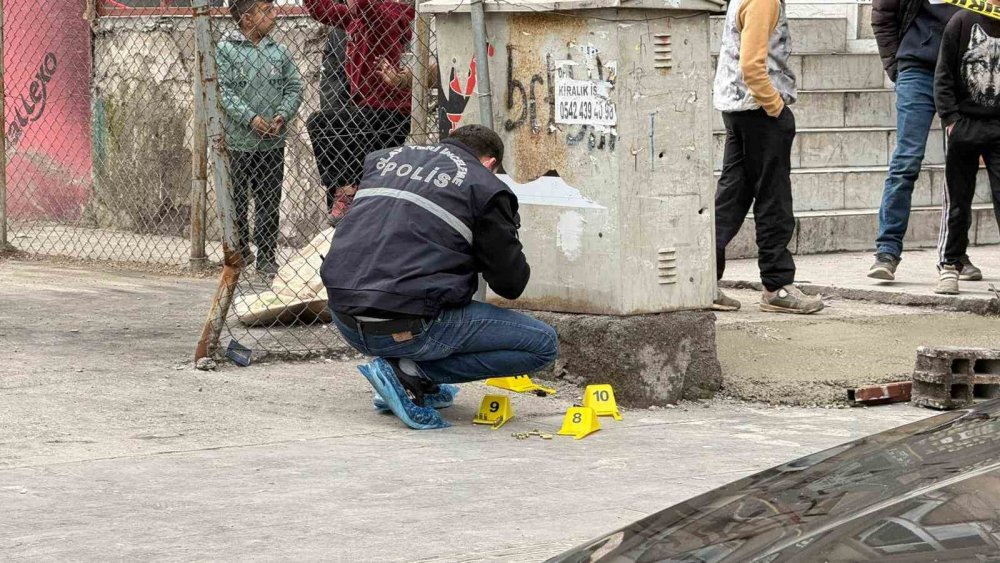 Diyarbakır’da Müteahhit İle Emlakçı Arasında ’tadilat’ Kavgası: 4 Yaralı
