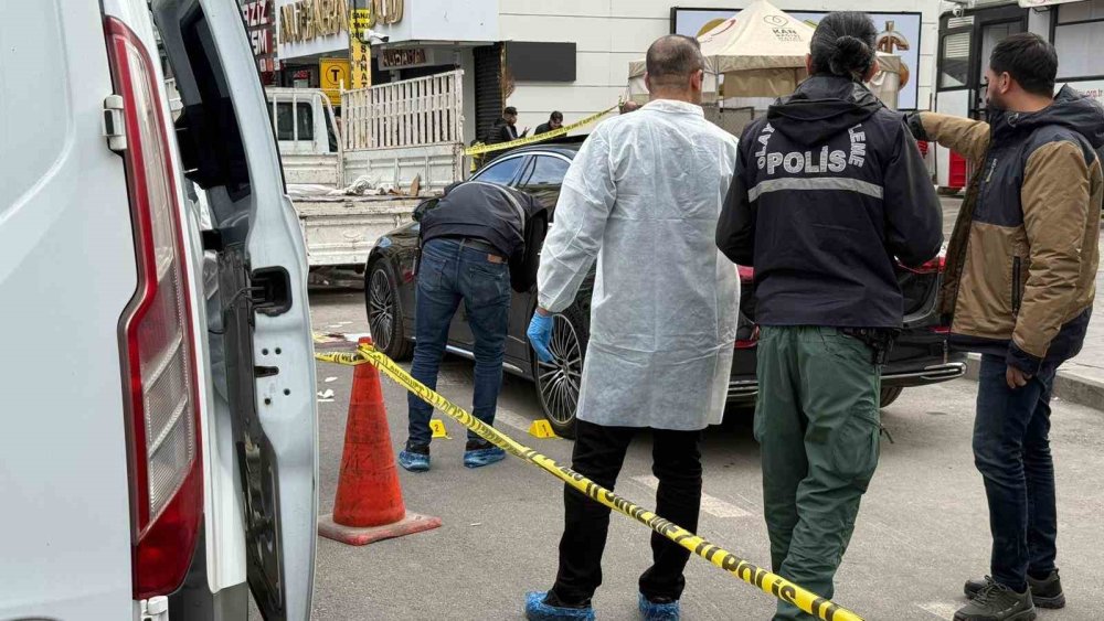 Diyarbakır’da Müteahhit İle Emlakçı Arasında ’tadilat’ Kavgası: 4 Yaralı