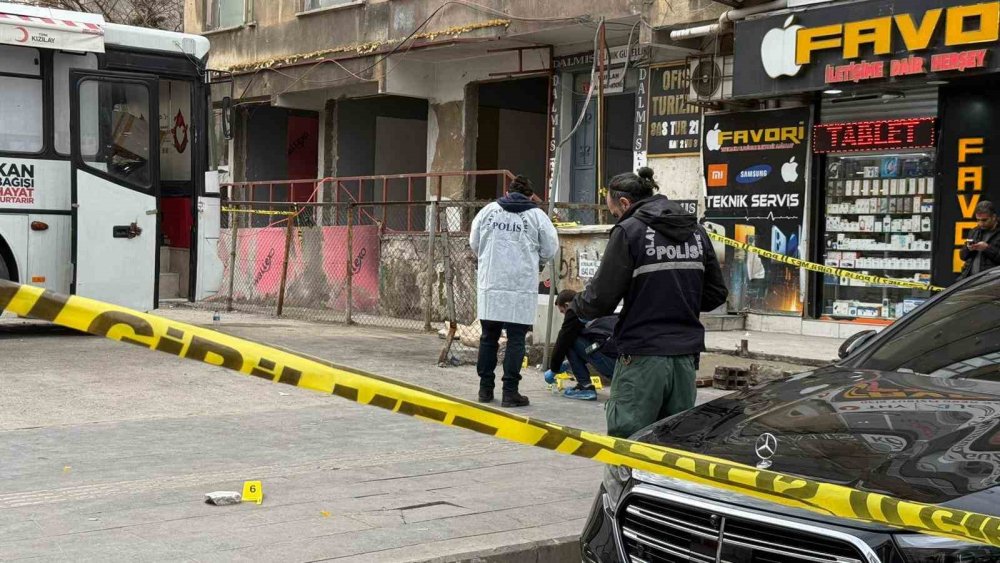 Diyarbakır’da Müteahhit İle Emlakçı Arasında ’tadilat’ Kavgası: 4 Yaralı