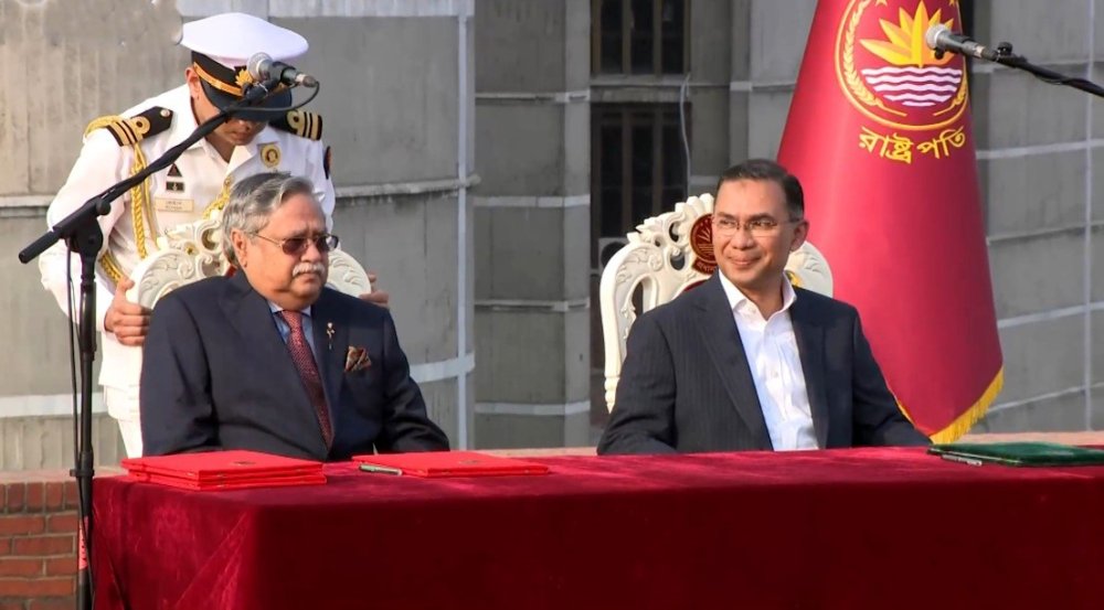 Bangladeş Başbakanı Rahman, Yemin Ederek Görevine Başladı