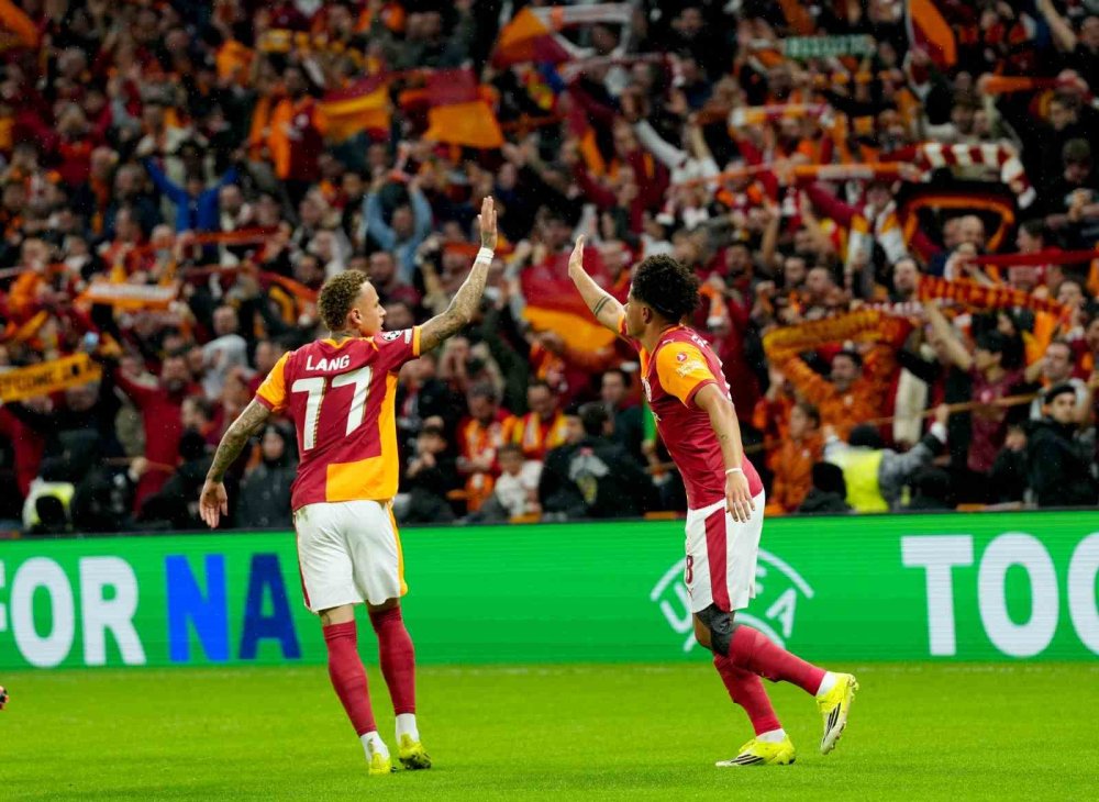 Uefa Şampiyonlar Ligi: Galatasaray: 1 - Juventus: 2 (i̇lk Yarı)