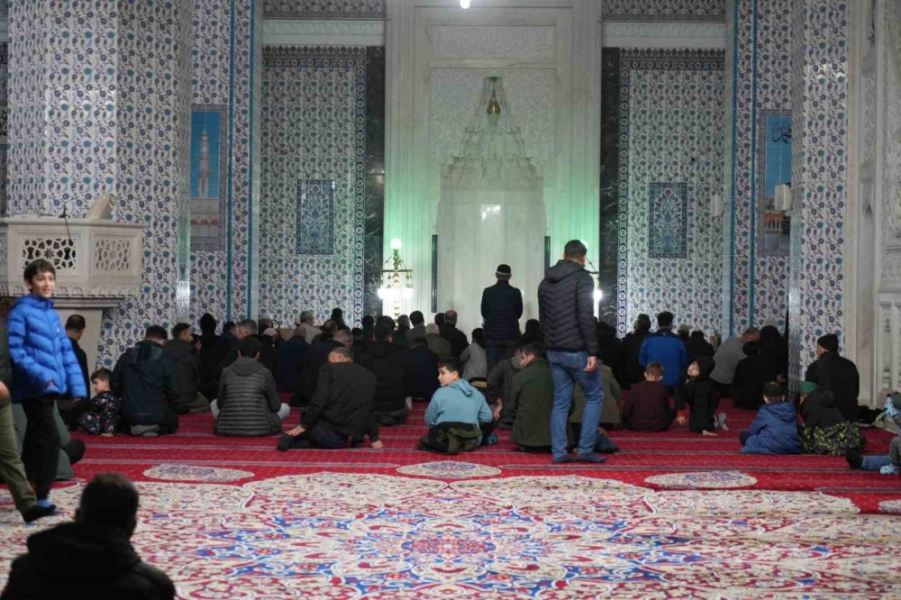 Iğdır’da İlk Teravih Namazı Kılındı