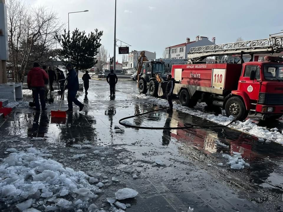 Ramazan Öncesi Seferberlik.. Arpaçay'da Kapsamlı Temizlik Çalışması!